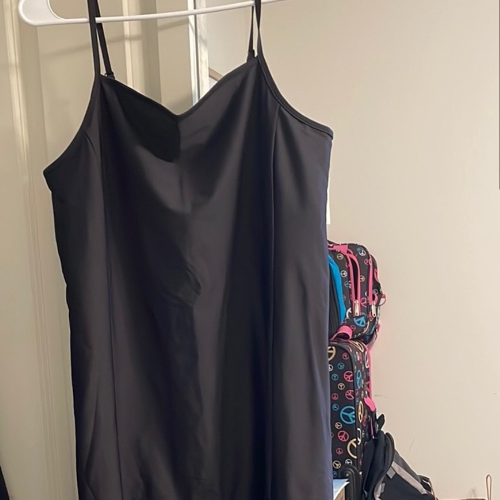 Tennis dress with fully attached lined under